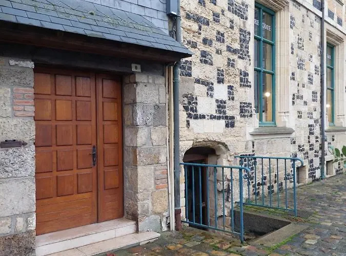 Un Brin De Fantaisie Dans Le Centre De *